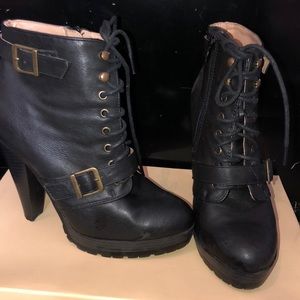 Black heel boots